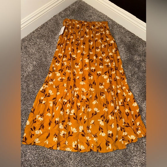 Sonoma golden floral skirt NWT - Picture 3 of 3